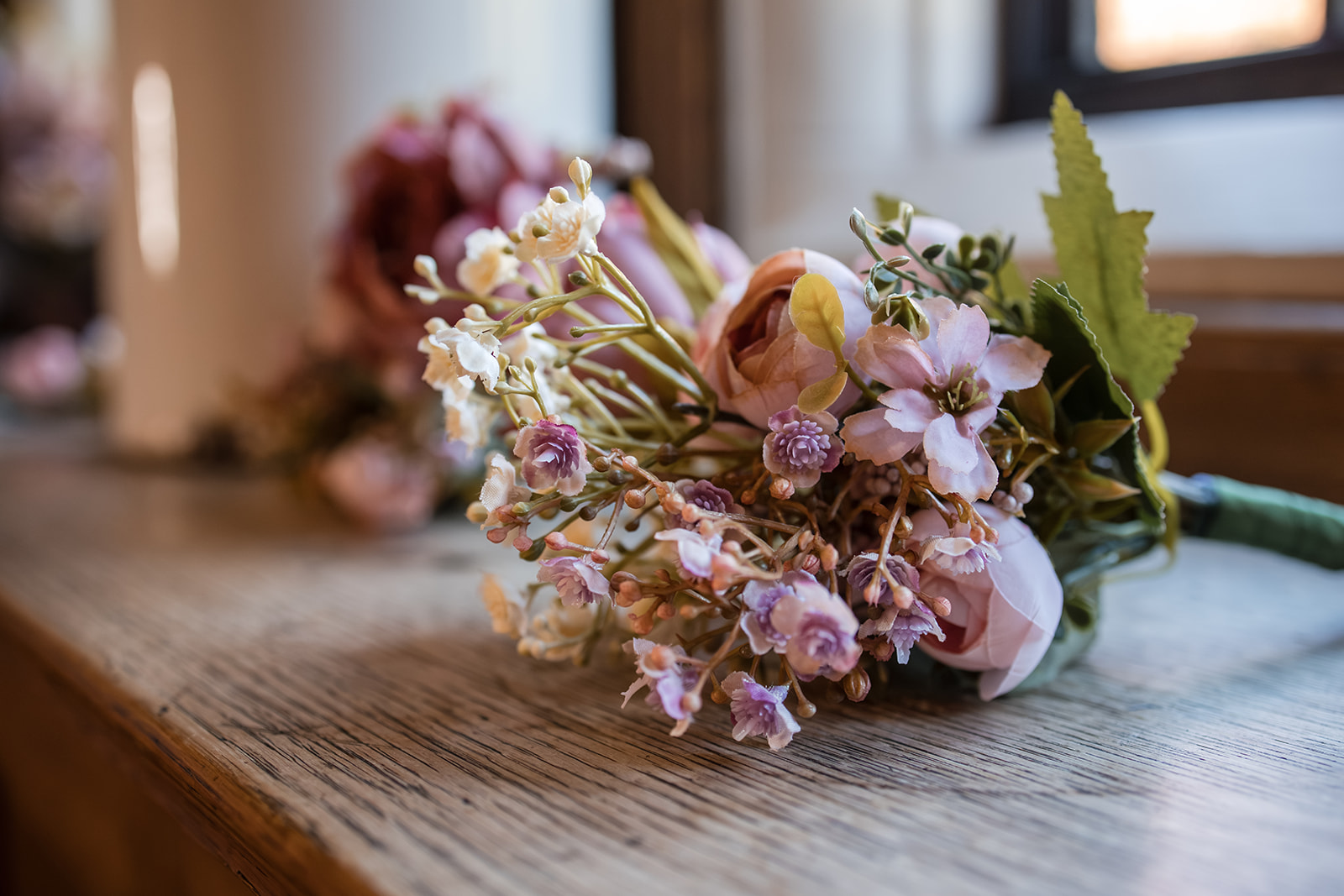 Close-up of romantic wedding flowers